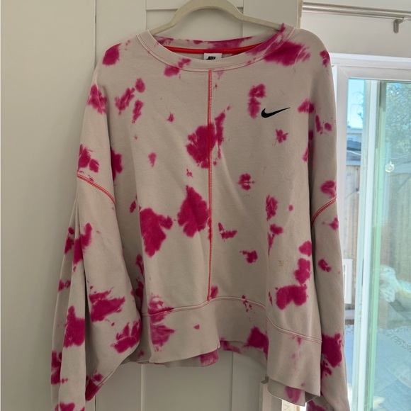 Nike Women's Vibrant Pink Tie-Dye sweatshirt oversized, super cute - Picture 2 of 5